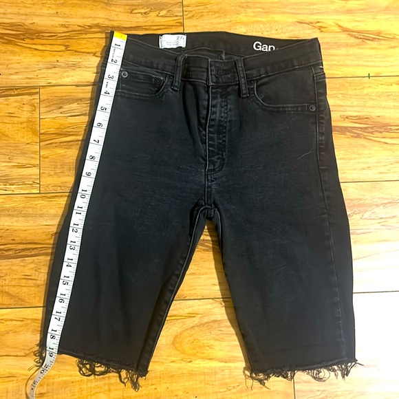 Gap Biker Shorts. - Picture 2 of 5